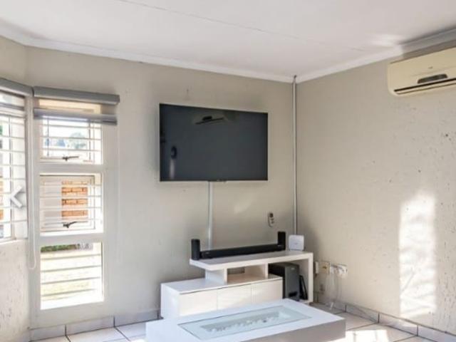 3 Bedroom Townhouse For Sale in Winchester Hills