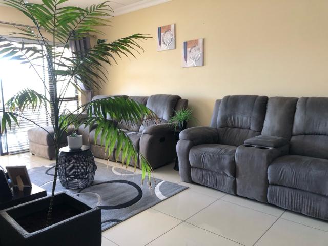 3 Bedroom Townhouse For Sale in Winchester Hills