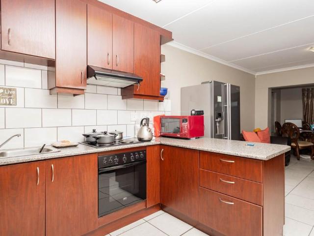 3 Bedroom townhouse freehold for sale in Brackenfell South