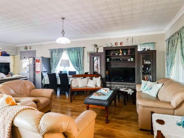 3 Bedroom townhouse freehold for sale in Hartenbos Central