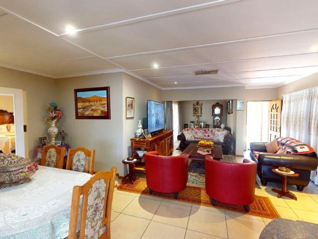 3 Bedroom townhouse freehold for sale in Keidebees, Upington