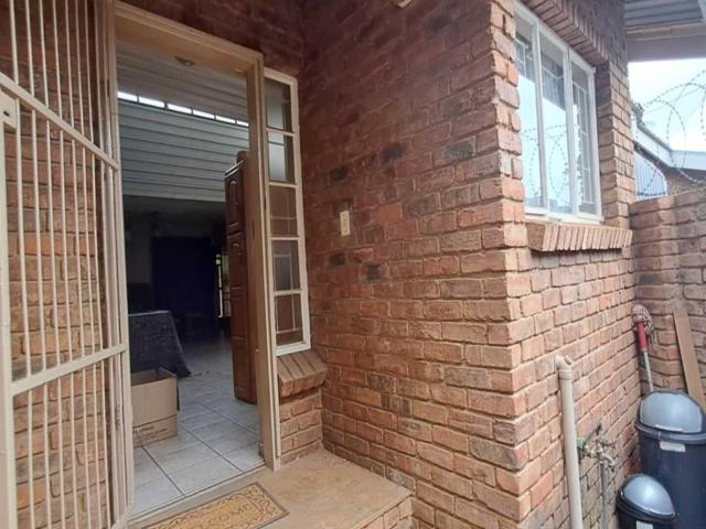 3 Bedroom townhouse freehold for sale in Louis Trichardt