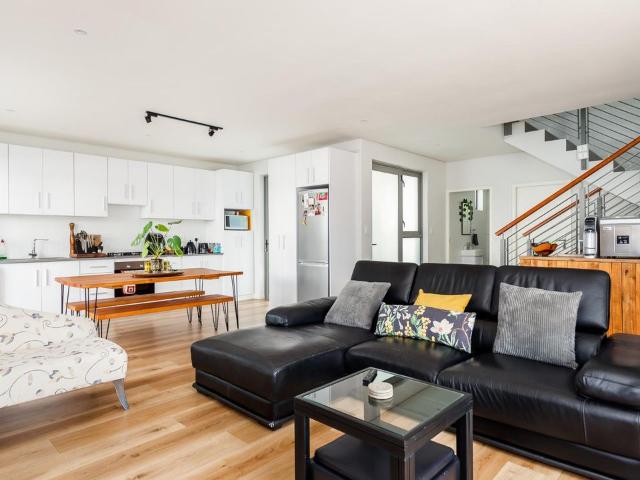 3 Bedroom townhouse freehold to rent in Wellington Central