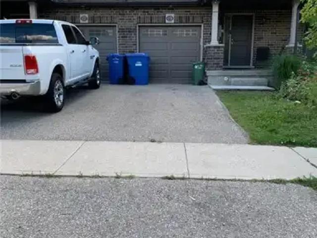 3 Bedroom Townhouse Guelph ON 105072131