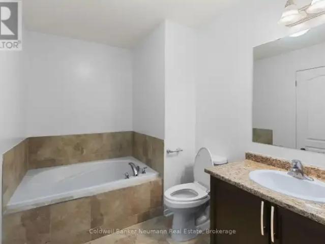 3 Bedroom Townhouse Guelph ON LS100443594