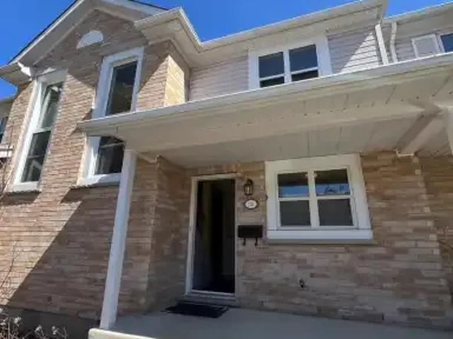 3 Bedroom Townhouse Guelph ON LS102846584