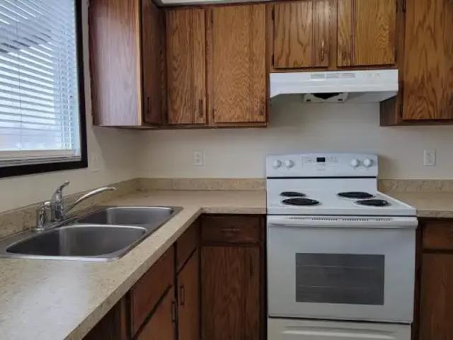 3 Bedroom Townhouse Grande Prairie AB LS102952056