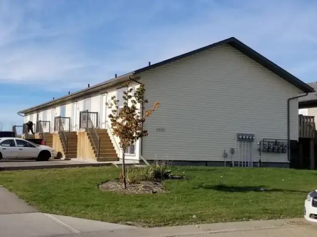 3 Bedroom Townhouse Grande Prairie AB 102845326