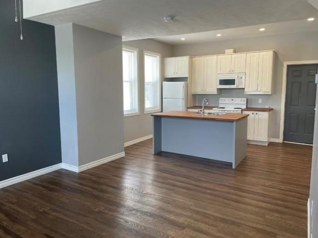 3 Bedroom Townhouse Greater Sudbury ON LS102700548