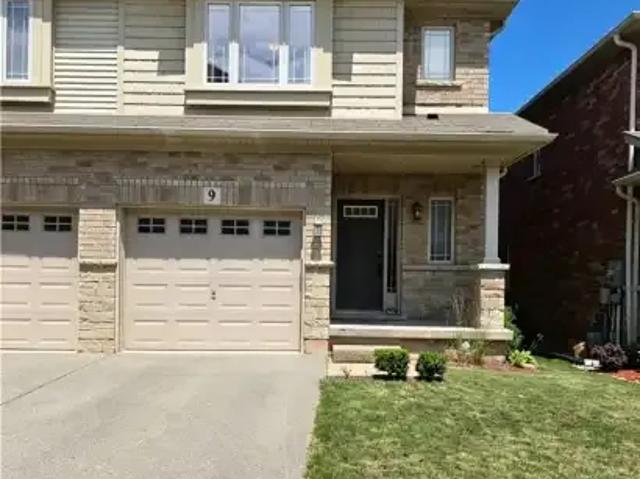 3 Bedroom Townhouse Grimsby ON 104224668
