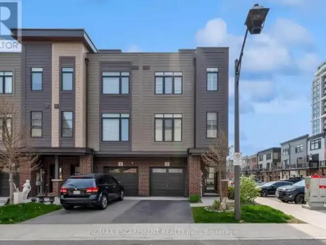 3 Bedroom Townhouse Grimsby ON 104864266