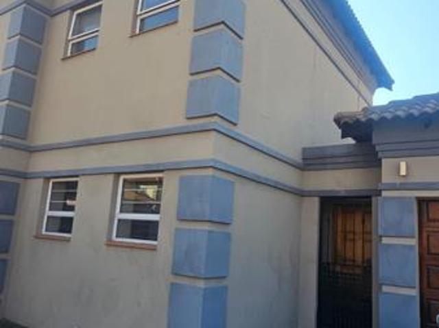 3 Bedroom Townhouse in Magalieskruin