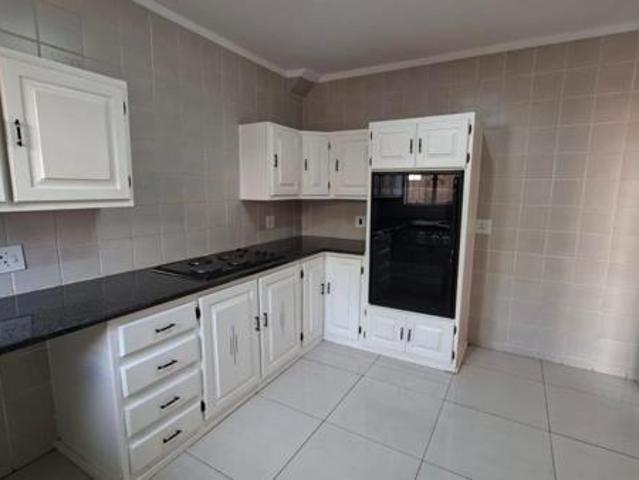 3 Bedroom Townhouse in Magalieskruin