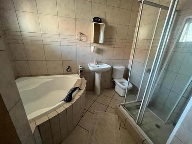 3 Bedroom Townhouse in Mantevrede