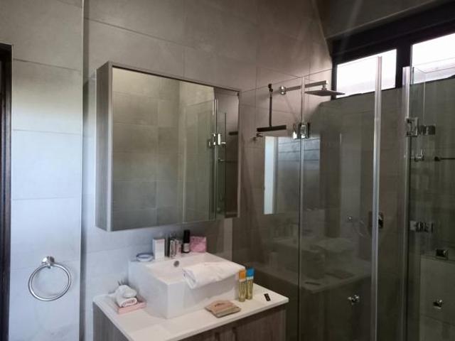 3 Bedroom Townhouse in Menlo Park