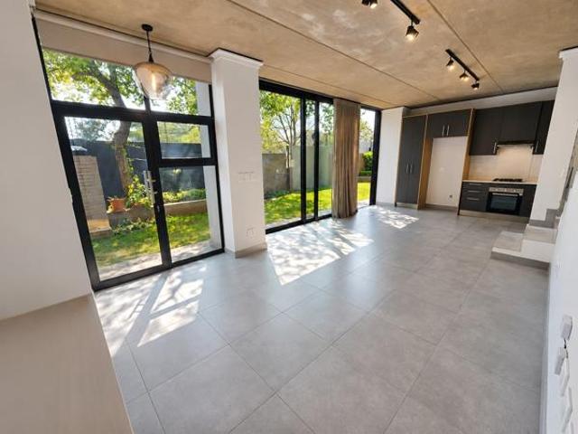 3 Bedroom Townhouse in Menlo Park