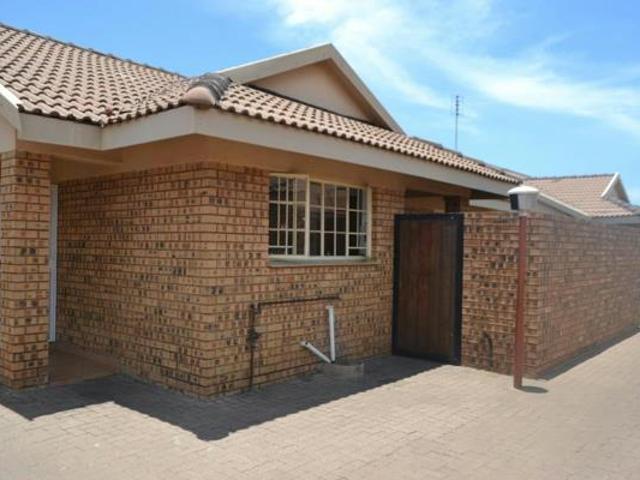 3 Bedroom Townhouse in Middelburg South