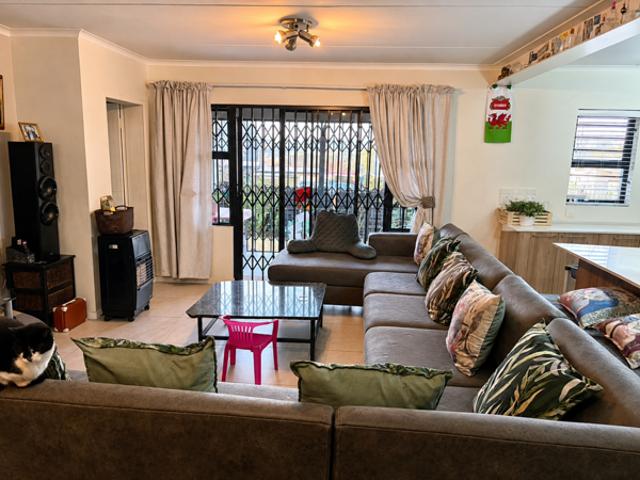 3 Bedroom Townhouse in Modderfontein