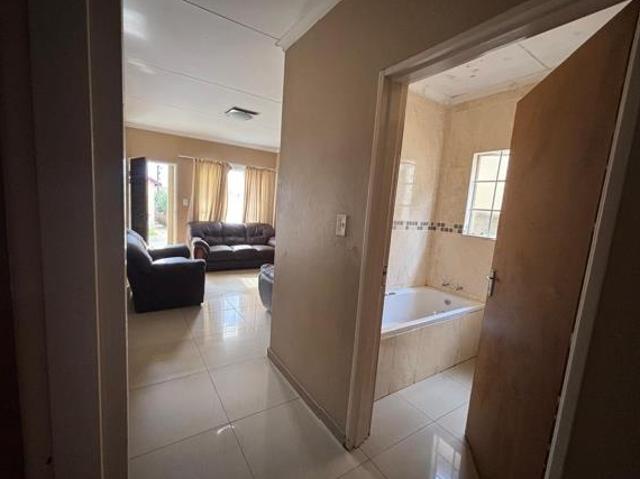 3 Bedroom Townhouse in Mohlakeng