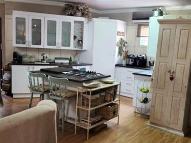 3 Bedroom Townhouse in Mooivallei Park