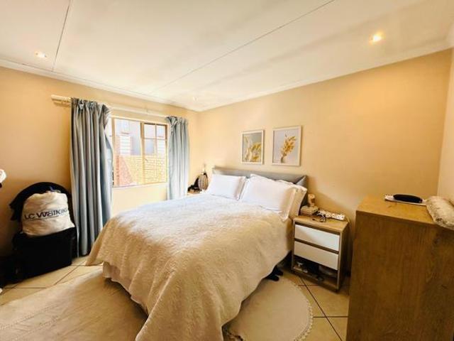 3 Bedroom Townhouse in Mooikloof Ridge
