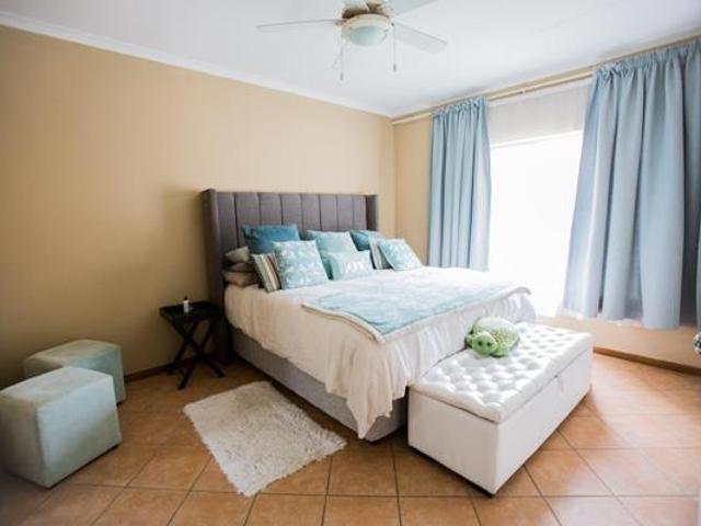 3 Bedroom Townhouse in Mooikloof Ridge