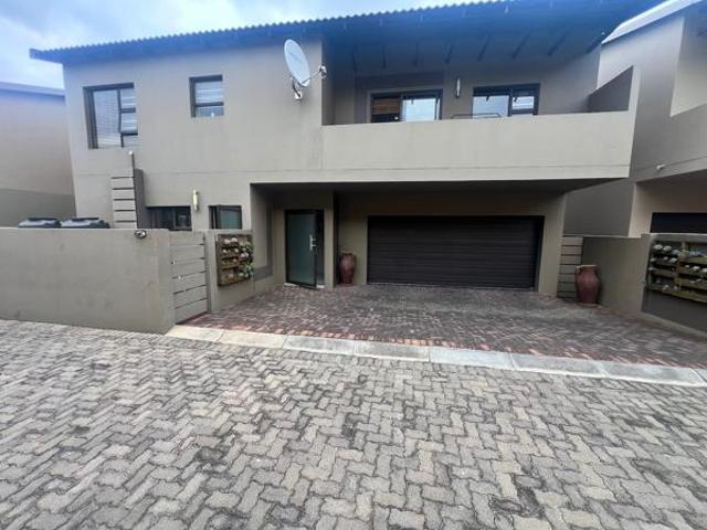 3 Bedroom Townhouse in Monument