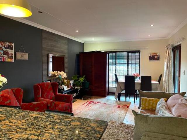 3 Bedroom Townhouse in Moreleta Park