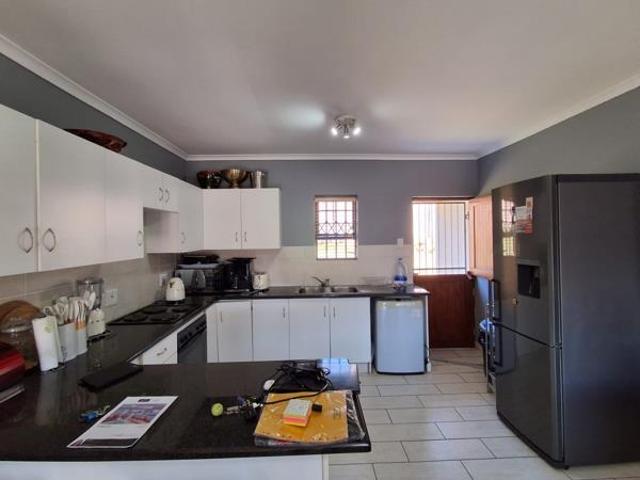 3 Bedroom Townhouse in Nahoon Valley Park