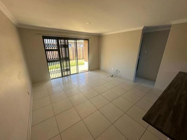 3 Bedroom Townhouse in Noordhoek