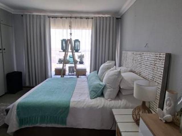 3 Bedroom Townhouse in Noordheuwel