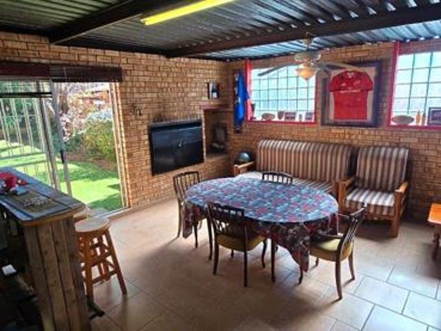 3 Bedroom Townhouse in Noordheuwel