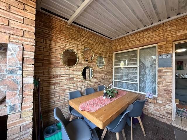 3 Bedroom Townhouse in Noordheuwel