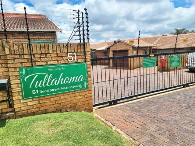 3 Bedroom Townhouse in Noordheuwel
