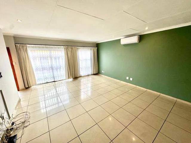 3 Bedroom Townhouse in Noordrand