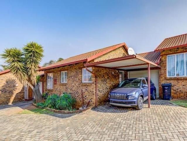 3 Bedroom Townhouse in Norkem Park