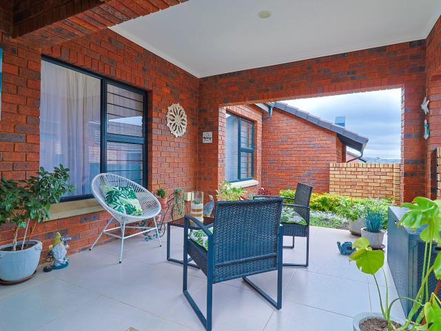 3 Bedroom Townhouse in North Riding AH