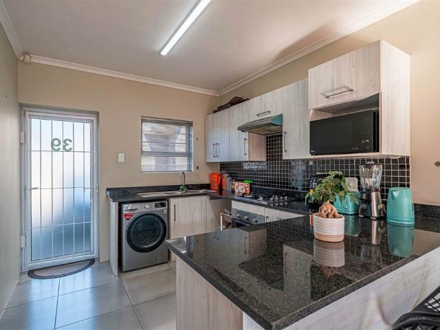 3 Bedroom Townhouse in Overbaakens