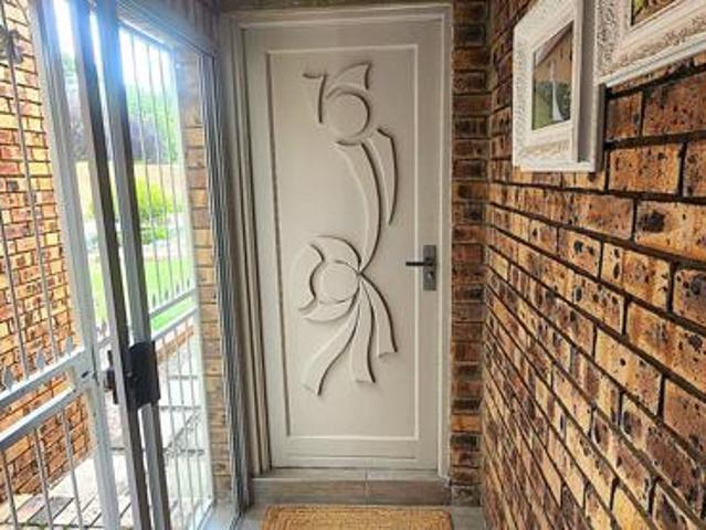 3 Bedroom Townhouse in Overkruin
