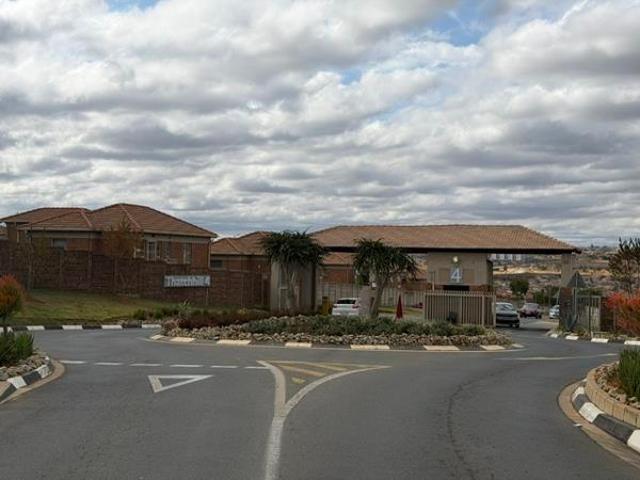 3 Bedroom Townhouse in Olievenhoutbosch