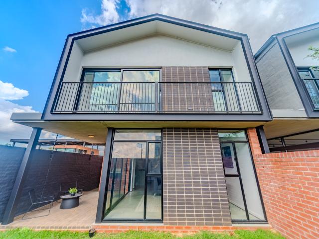 3 Bedroom Townhouse in Olympus AH