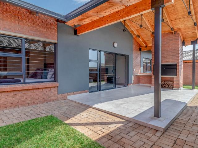 3 Bedroom Townhouse in Olympus AH