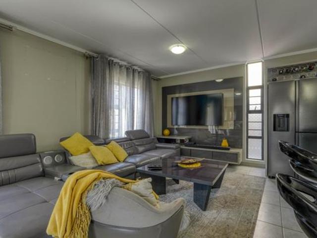 3 Bedroom Townhouse in Amberfield