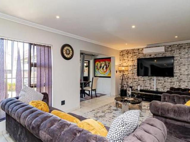 3 Bedroom Townhouse in Amorosa