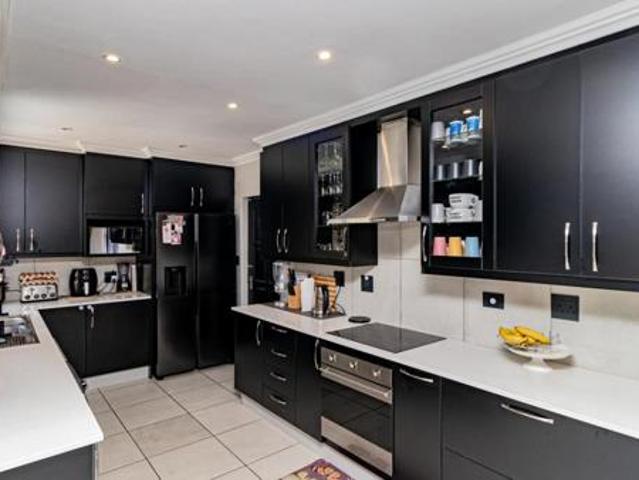 3 Bedroom Townhouse in Amorosa