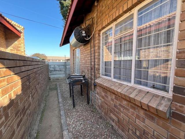 3 Bedroom Townhouse in Annadale