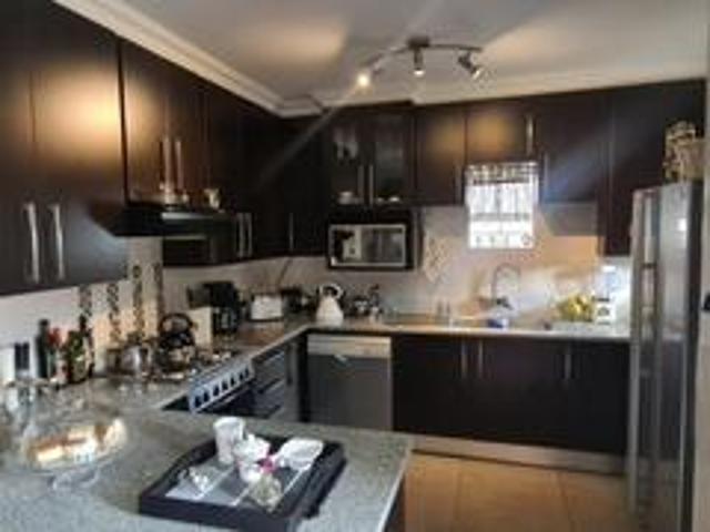 3 bedroom townhouse in annlin