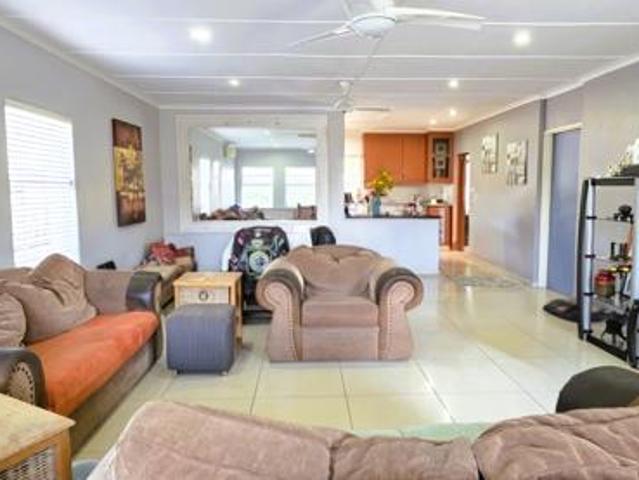 3 Bedroom Townhouse in Arboretum