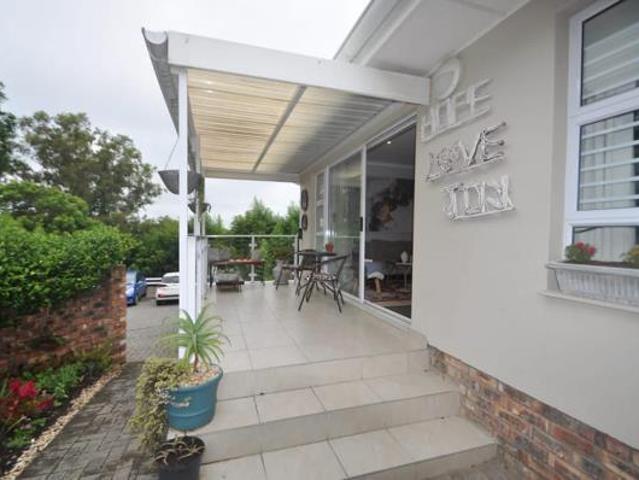 3 Bedroom Townhouse in Beacon Bay