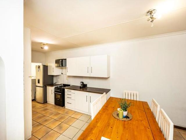 3 Bedroom Townhouse in Beacon Bay